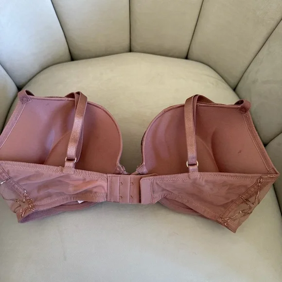 NWT V Secret VERY SEXY Bombshell Add-2-Cups Stardust Embroidery Push-Up Bra 34D